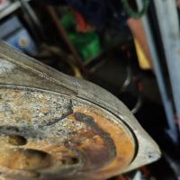 上海高溫，使用汽油泵澆水注意水管保護，避免水泵故障